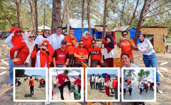 Jajaran Bawaslu Kabupaten Konawe Utara berfoto bersama setelah mengikuti rangkaian perlombaan dalam peringatan HUT ke-81 Kemerdekaan RI dan HUT ke-8 Bawaslu Kab/Kota di Pantai Wale.